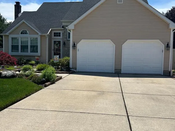 14 Abbotsford Dr, Marlton, NJ 08053