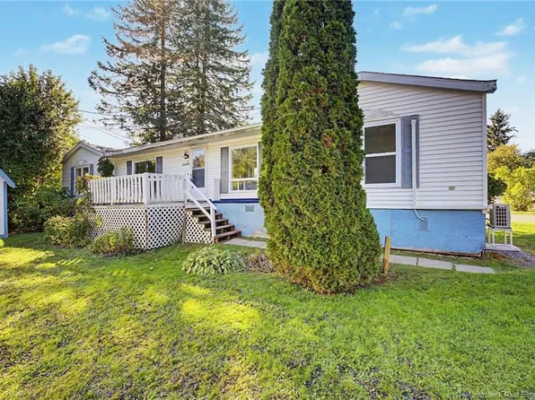 294 Magnolia Ln, Fredericton, NB E3B 7P4