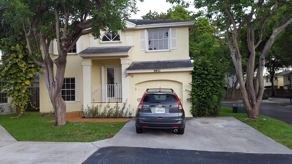9851 SW 117th Court — Photo 1