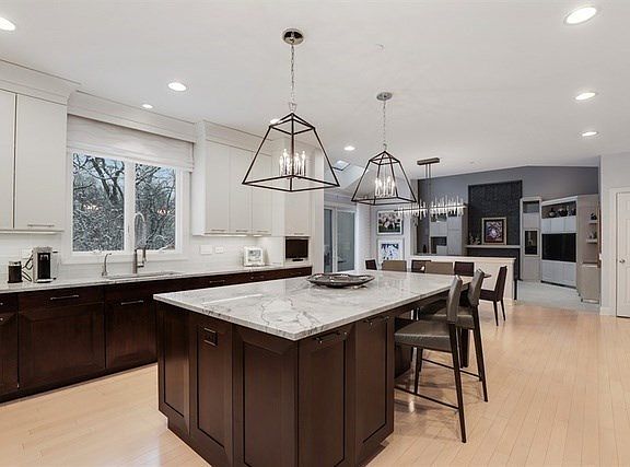 Fabulous newer $120K high-end kitchen!