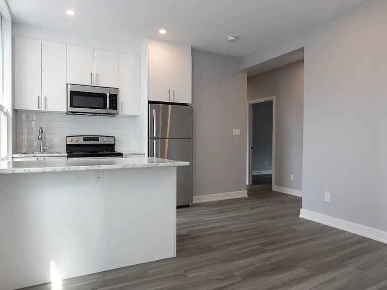 404 Elgin St — Photo 38