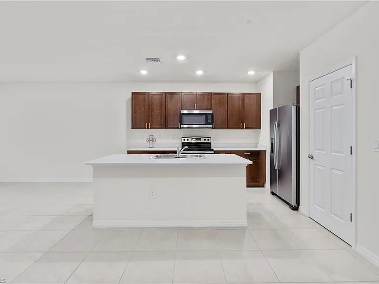 15535 Wildflower Cir — Photo 3