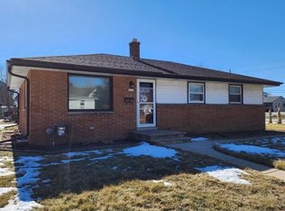2413 E Armour Ave, Saint Francis, WI 53235