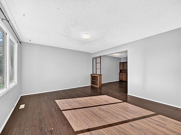 5th image of 10236 154th St NW