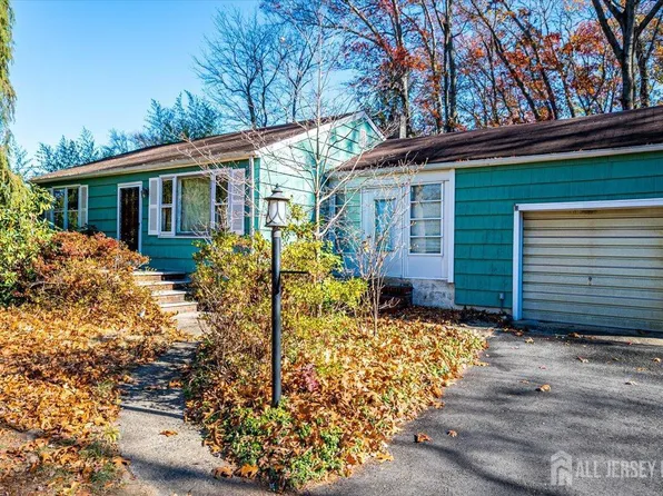 290 Fresh Ponds Rd S, North Brunswick, NJ 08902