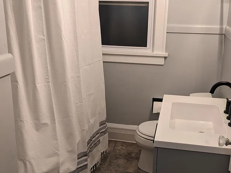 1658 Cordova Ave — Photo 16