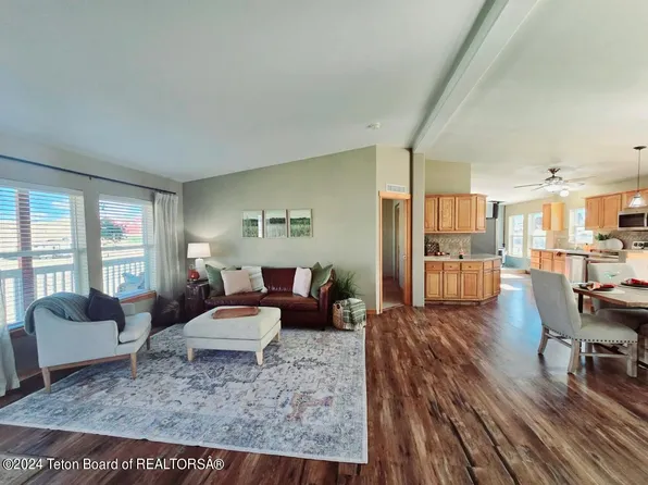 13 Hawk Path, Boulder, WY 82923