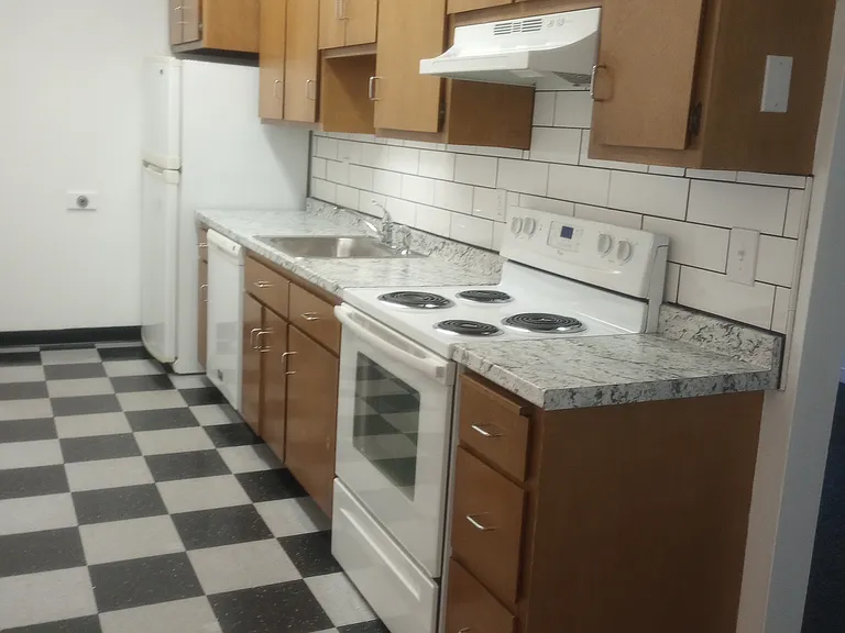 138 Laurel Hill Ave #2 — Photo 15