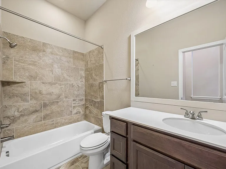 2919 Rivermist Ln — Photo 9