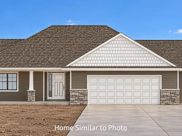472 Rusch Dr, Combined Locks, WI 54113