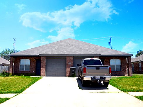 1st image of 4000 Hitchrock Dr #A