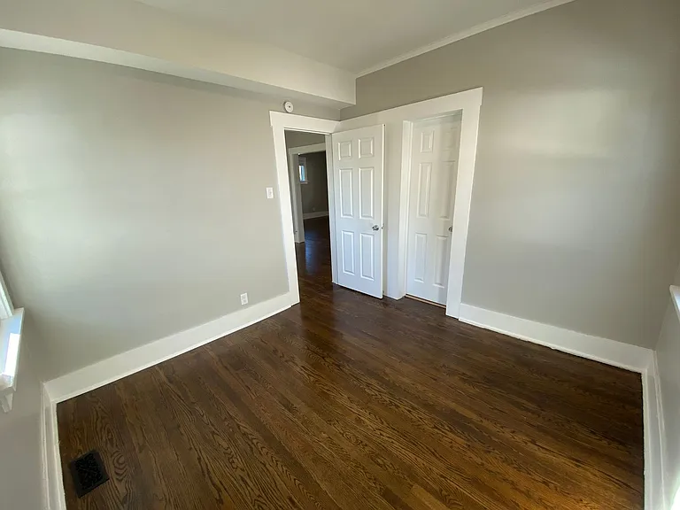 1025 S 28th St — Photo 12