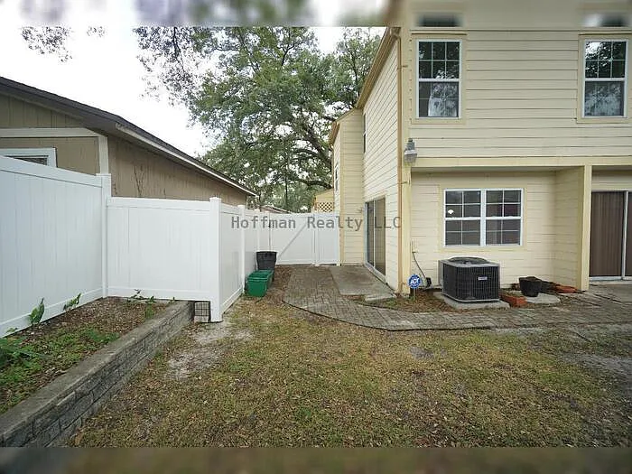 7605 Glades Ct — Photo 23