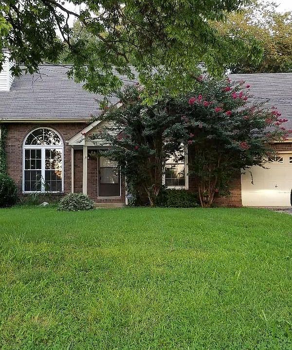 2057 Roxbury Lane