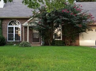 2057 Roxbury Ln, Clarksville, TN 37043