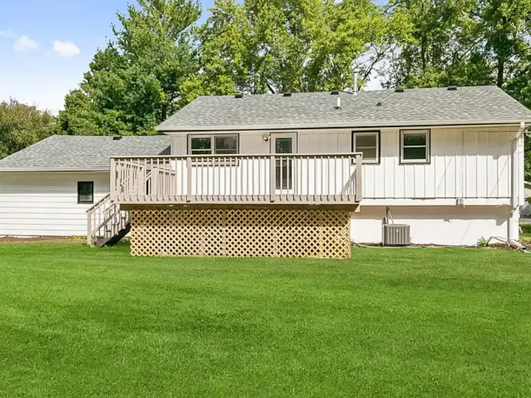 15647 W Birchwood Ln — Photo 37
