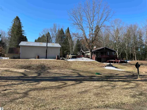 1271 E M 55 Hwy, Cadillac, MI 49601