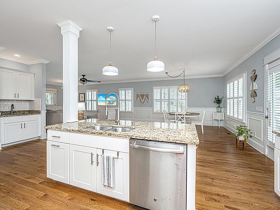 3rd image of 4355 Rugheimer Ave