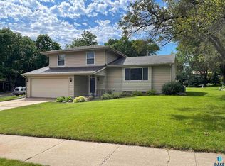 1509 E Ponderosa Dr, Sioux Falls, SD 57103
