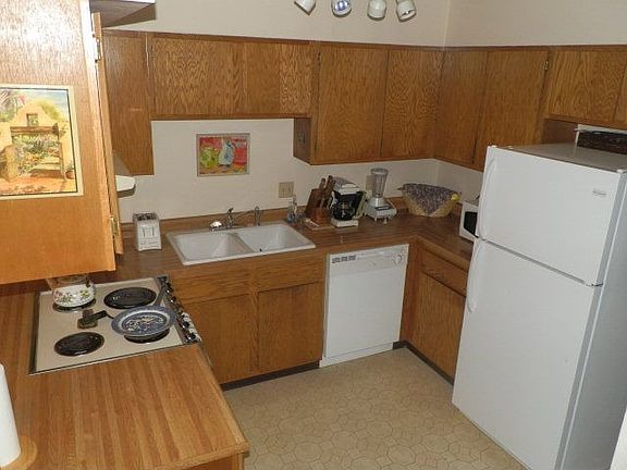2nd image of 1327 Anita St