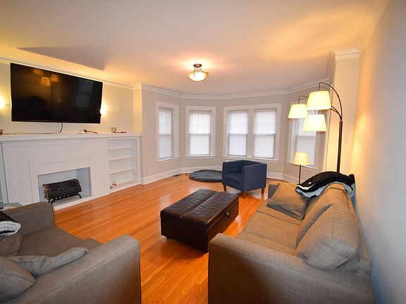 3rd image of 2034 W Farragut Ave APT 1