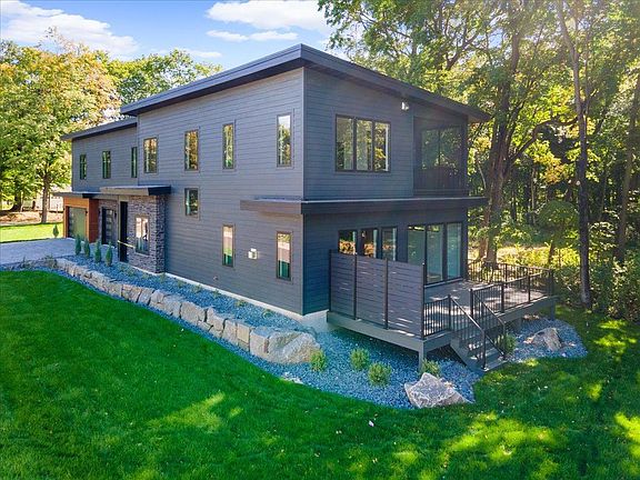 2nd image of 40 Lilah Ln