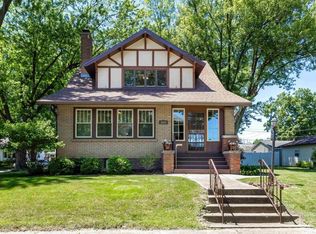 2025 5th St, Moline, IL 61265