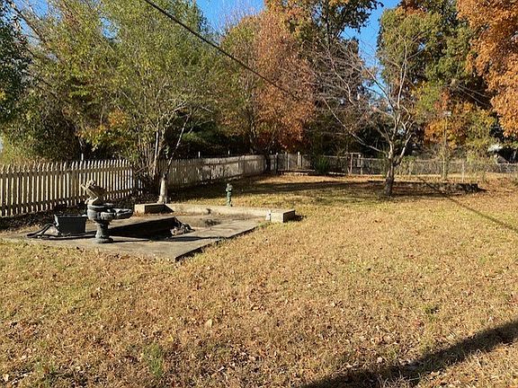 5th image of 925 Chickasaw Dr
