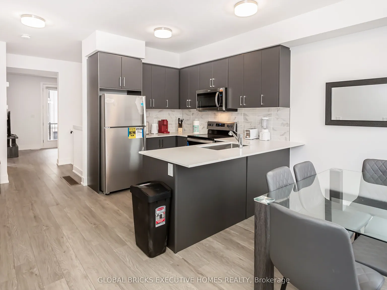 2 bed, $2,500 — Photo 4