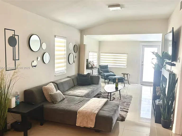 3132 NW 43rd St — Photo 5