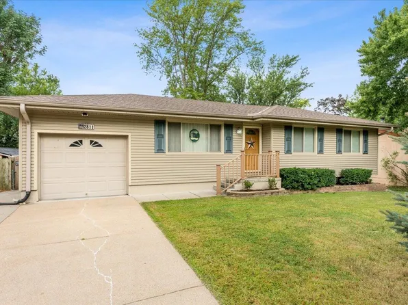 2811 Janan Dr, Bellevue, NE 68005