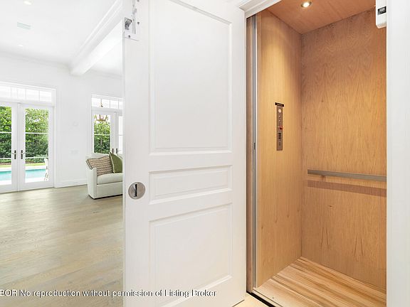4th image of 292 Summa St