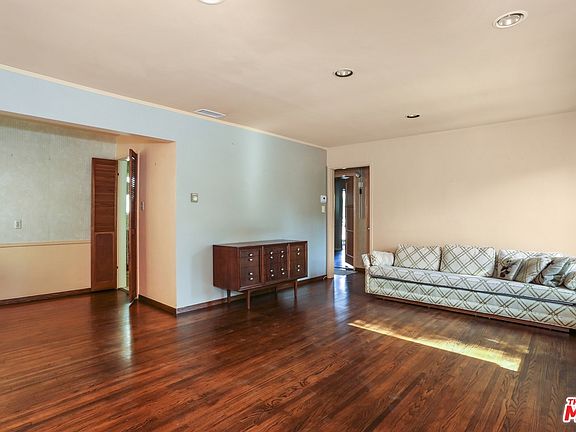 4th image of 3934 Verdugo View Dr