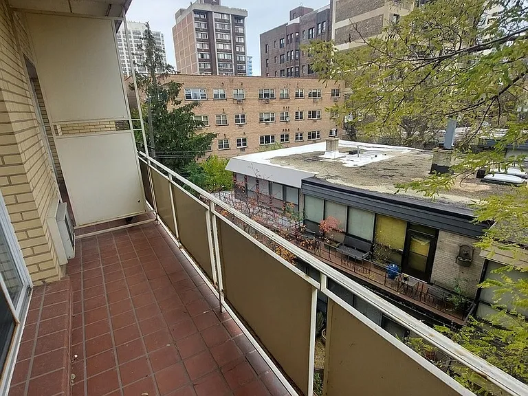 530 W Barry Ave #4F — Photo 14