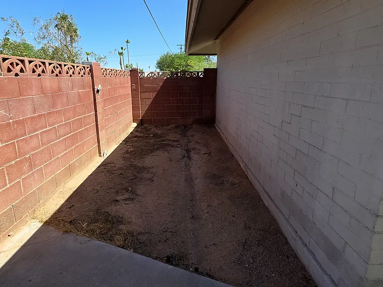 1201 E Barcelona Ave — Photo 8