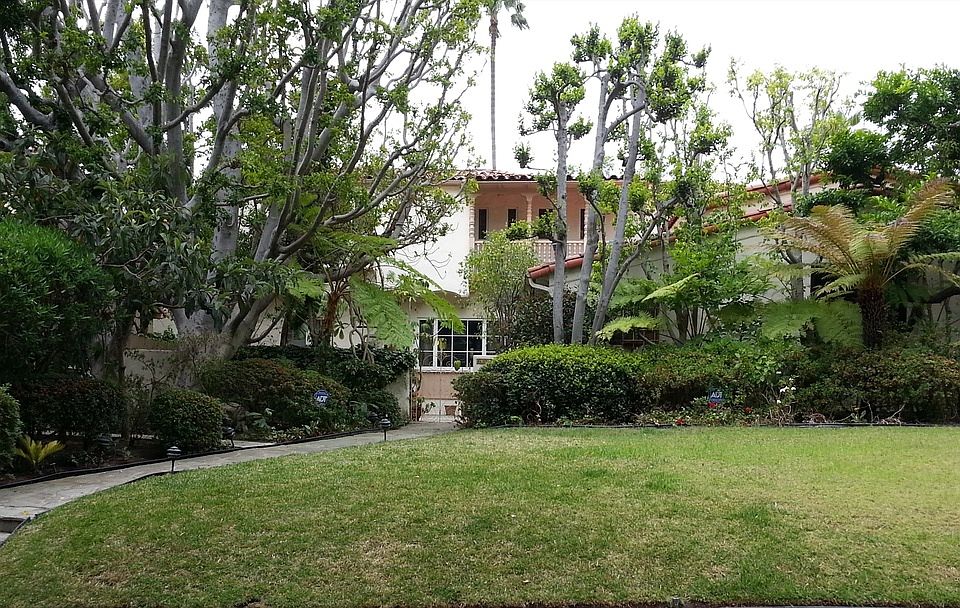 1st image of 607 N Beverly Dr