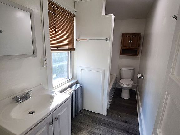 5th image of 266-268 E Walnut St #268-3