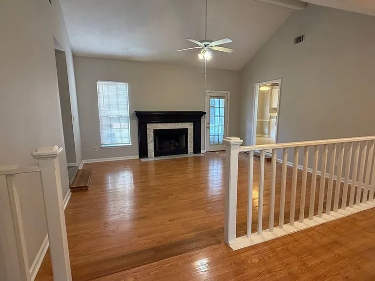 199 Amelia Dr W — Photo 4