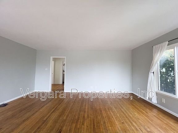5th image of 623 Camino Real