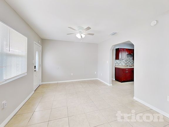 3rd image of 1707 W Hanlon St