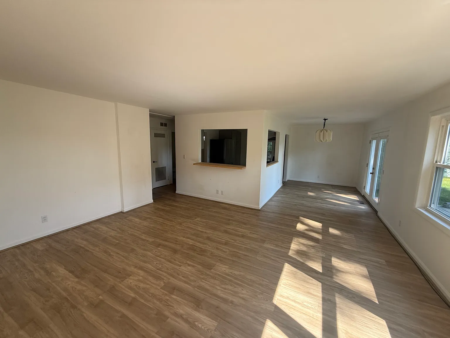 3 bed, 1.5 bath, 1158 sqft, $1,950 — Photo 3