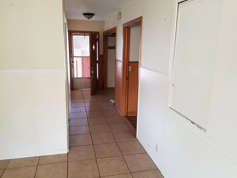 1718 Marvin St — Photo 6
