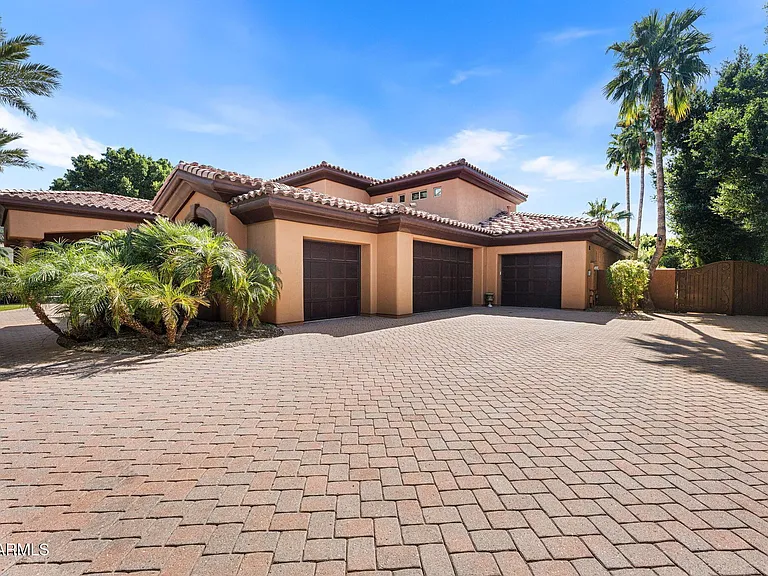 11571 E Cochise Dr — Photo 8