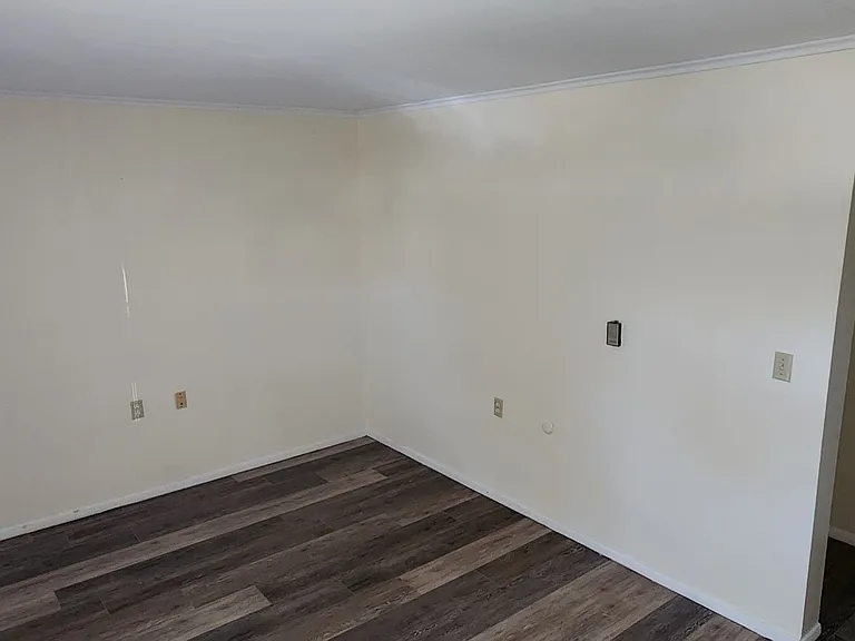 39 Medbury Ave — Photo 16