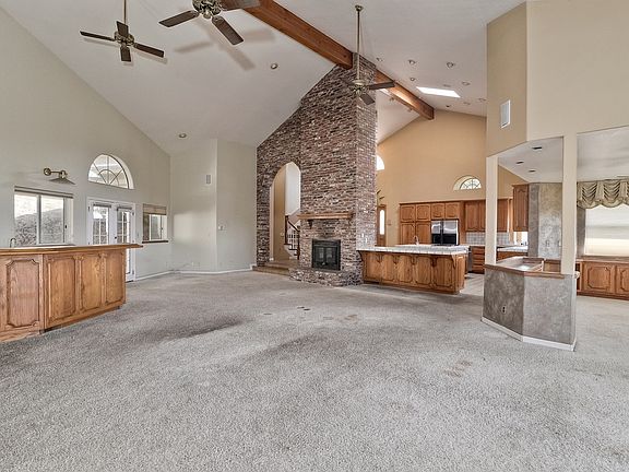 Additional Living Room