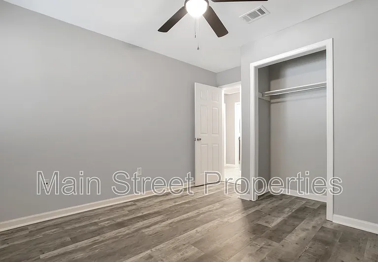 3346 Greenbriar Cir #D — Photo 11