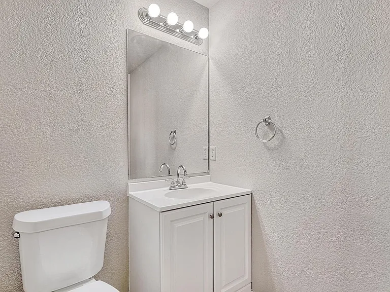 6442 Silverwind Cir — Photo 14