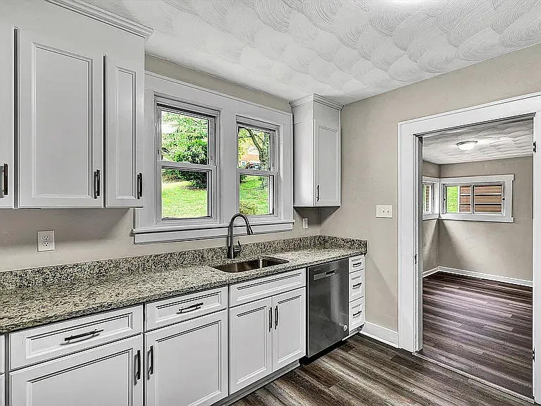 4452 Bonsack Rd — Photo 10