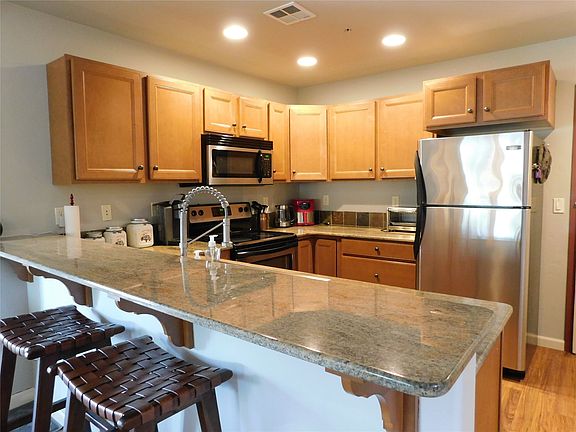 2nd image of 645 Woodland Pl APT 1