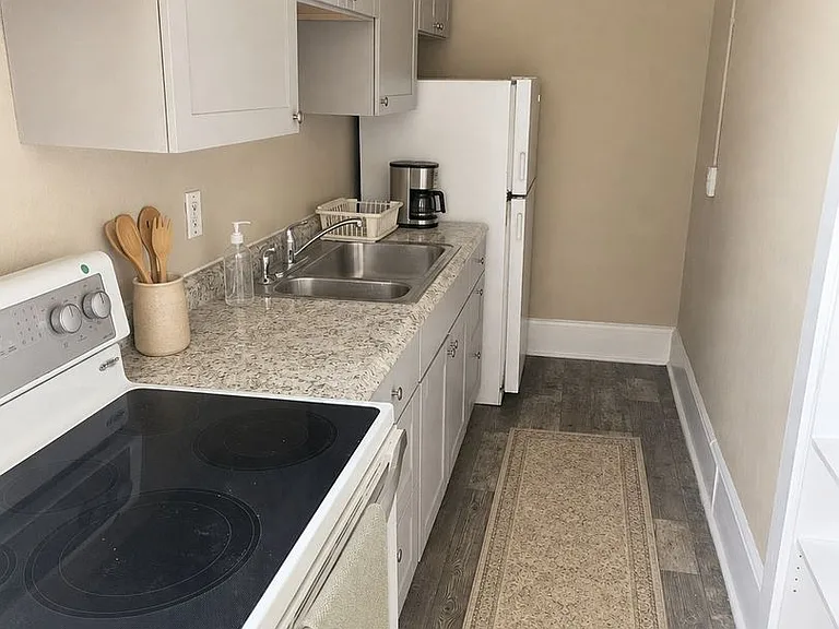 735 N Westmoreland Dr — Photo 21